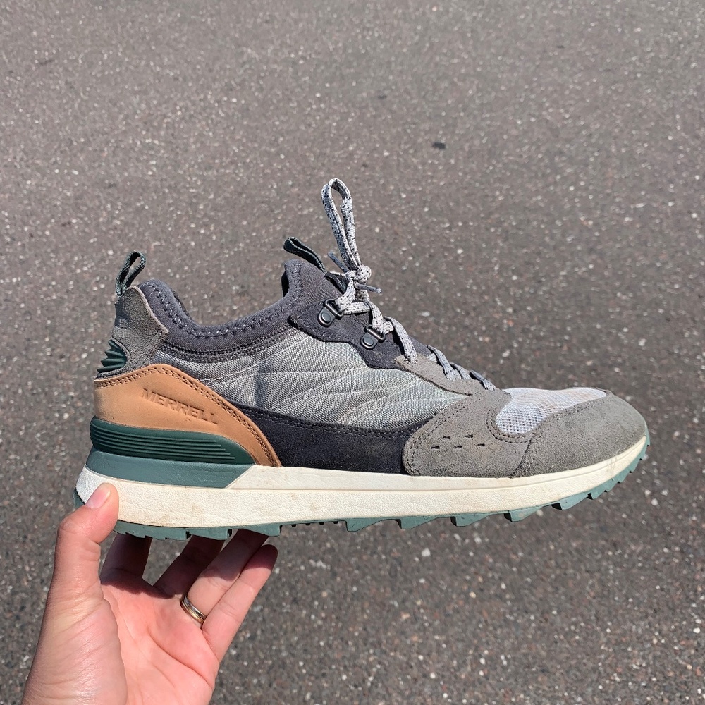 LIKE NEW MERRELL MEN’S ALPINE 83 SNEAKER RECRAFT